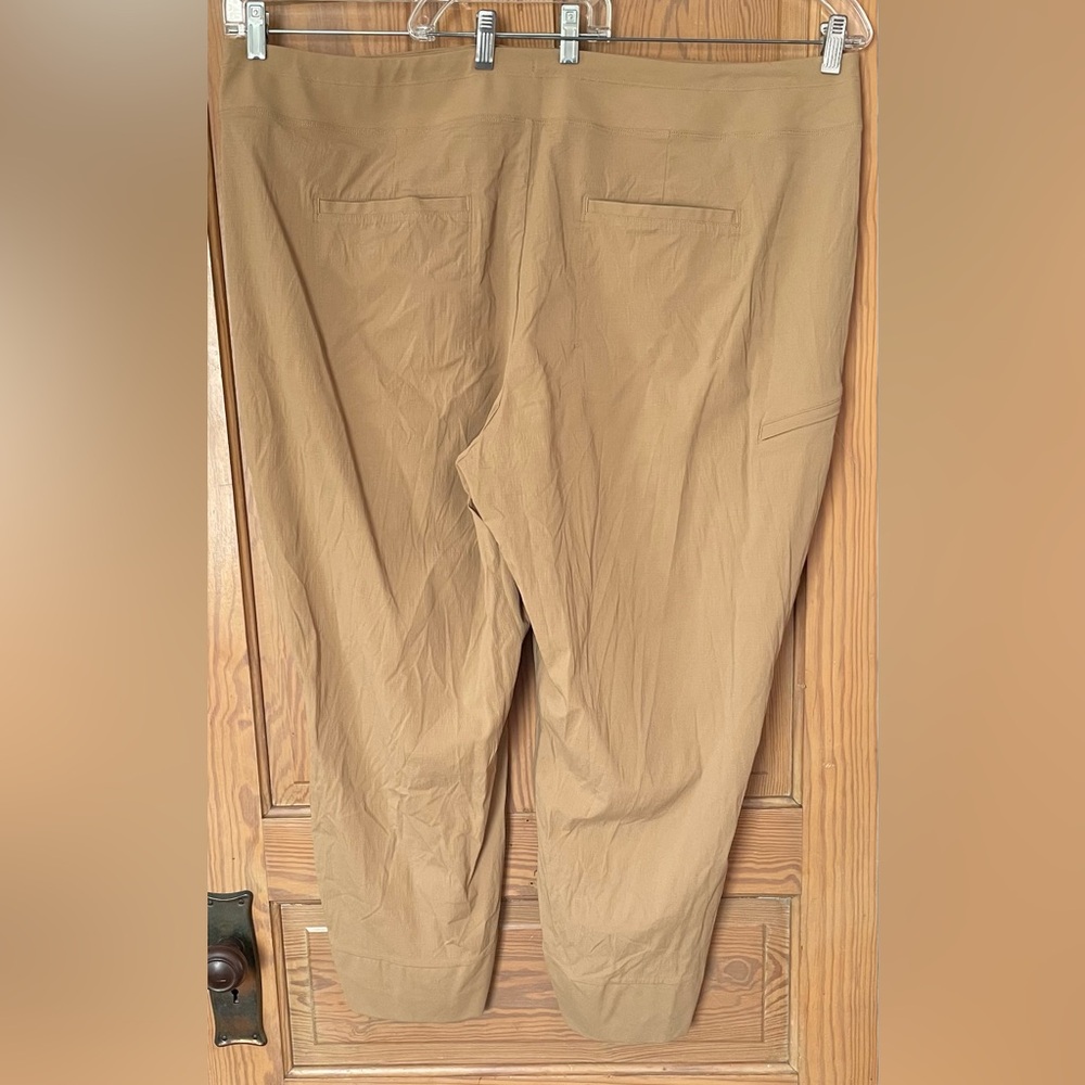NWT Athleta Trekkie North Jogger, Loose Fit, Big Sur Brown, Size 24 - Picture 6 of 10